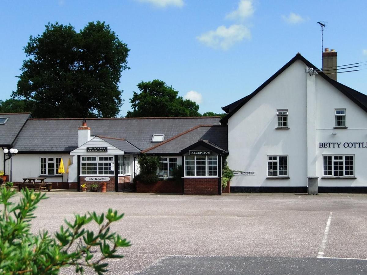 Betty Cottles Inn Okehampton Extérieur photo