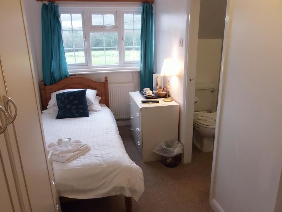 Betty Cottles Inn Okehampton Extérieur photo