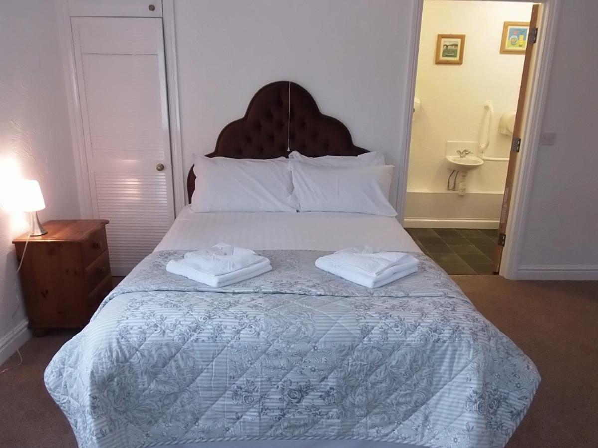 Betty Cottles Inn Okehampton Extérieur photo